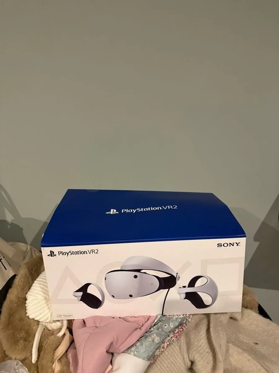 Consoles & Accessories - Image 1