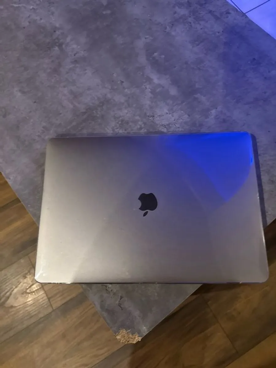 lap - Image 2