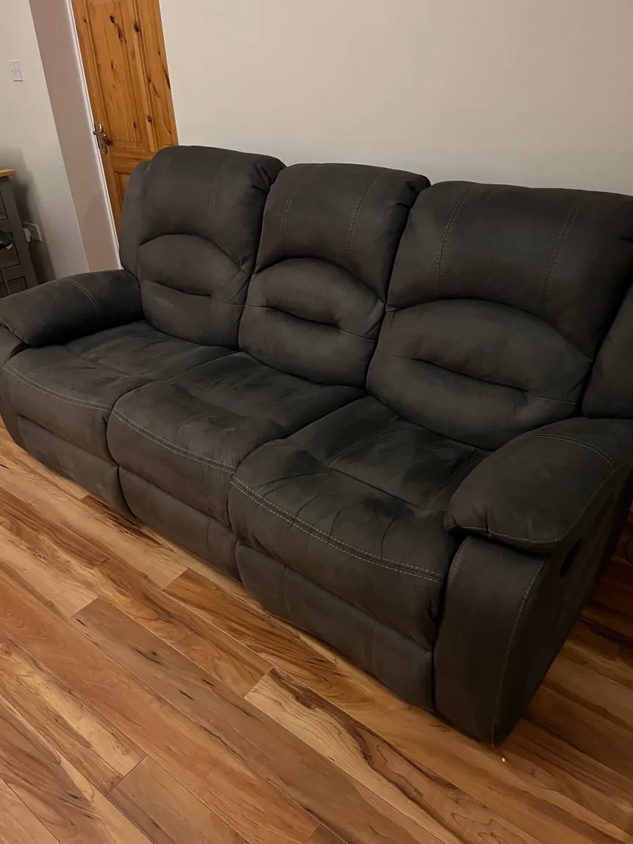 Two and three seater recliner set - Image 2