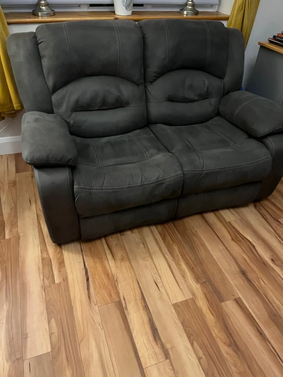 Two and three seater recliner set - Image 3