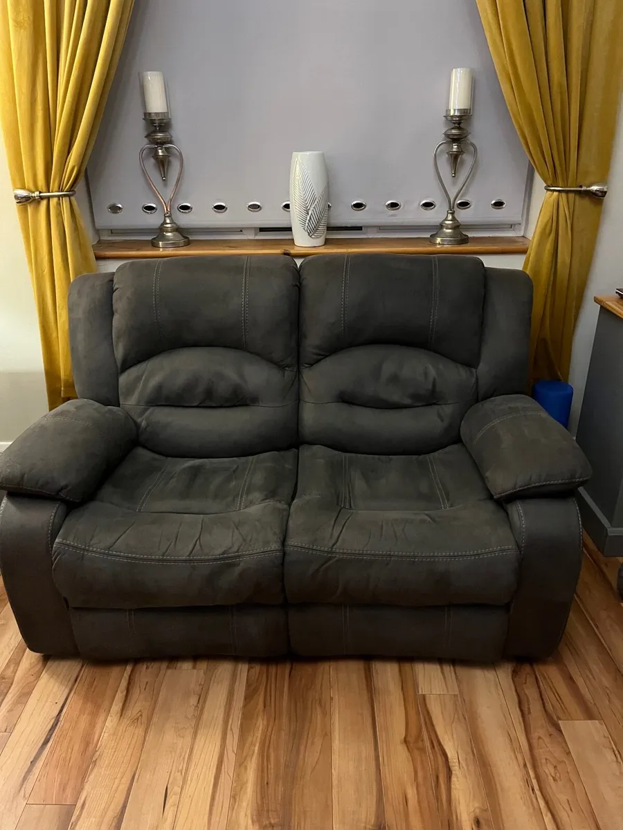Two and three seater recliner set - Image 4