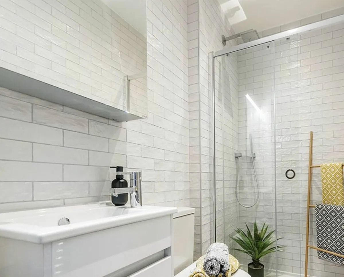 RUSTICO BLANCO WHITE GLOSS SUBWAY TILES - Image 1