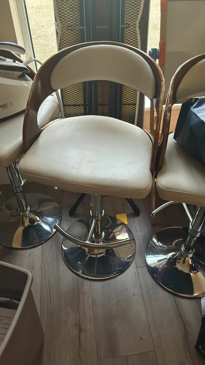 Bar stools - Image 1