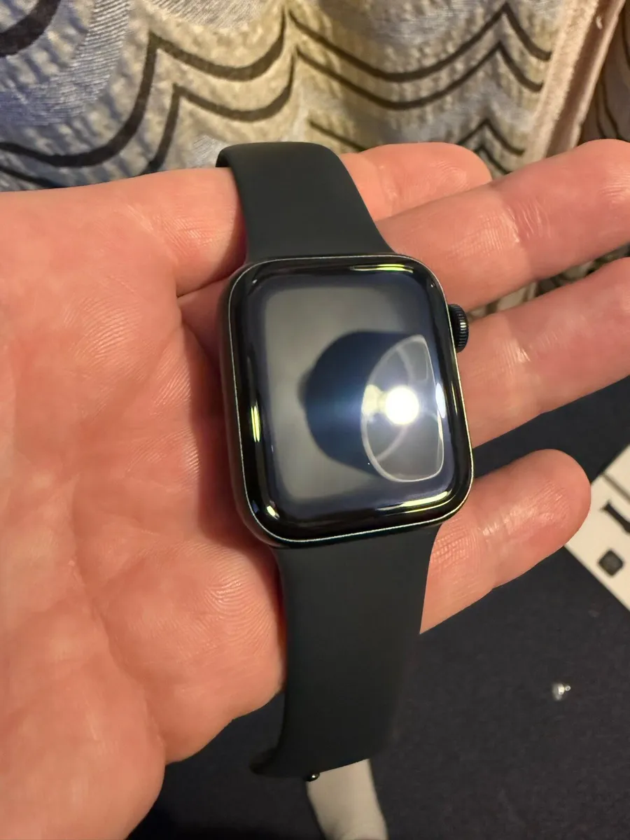 Apple Watch SE Gen 2 - Image 2