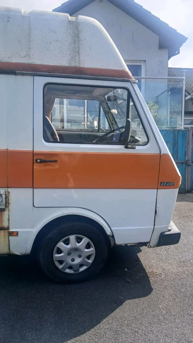 Vintage camper - Image 2