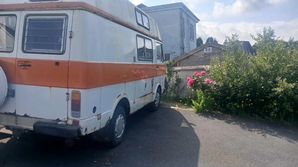 Vintage camper - Image 4