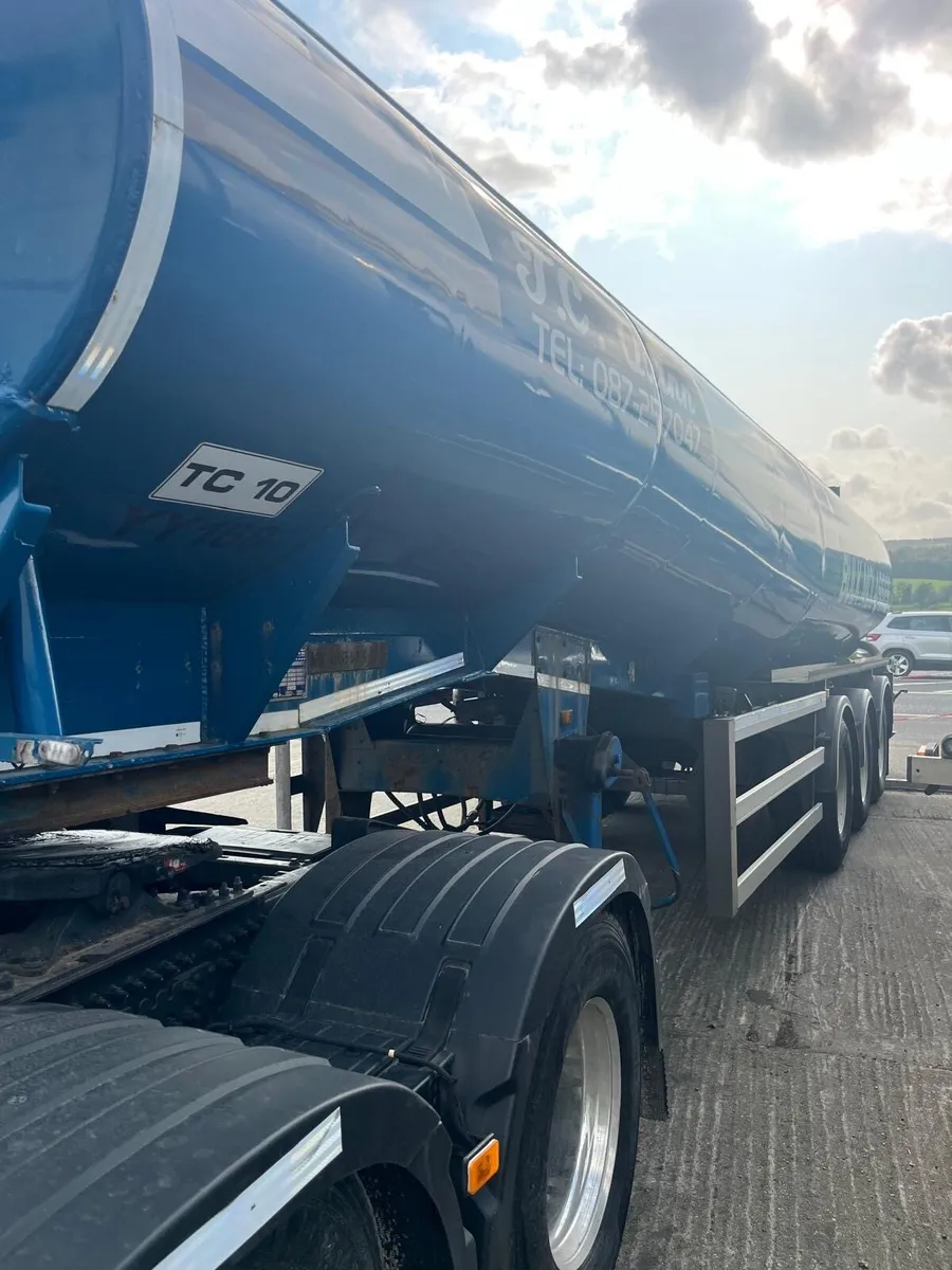 2 x Molasses tanker trailer 25,000 litres - Image 1