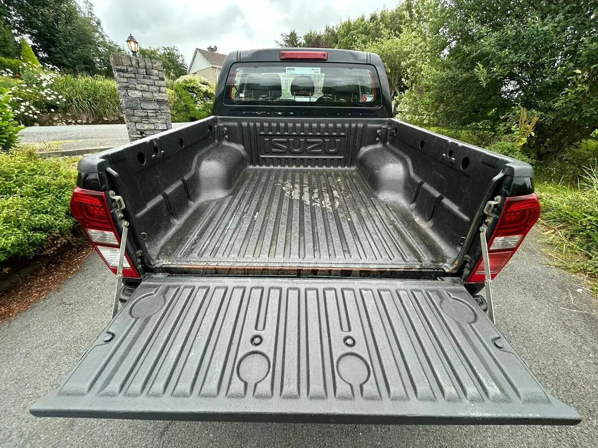 2016 Isuzu Dmax - Image 2
