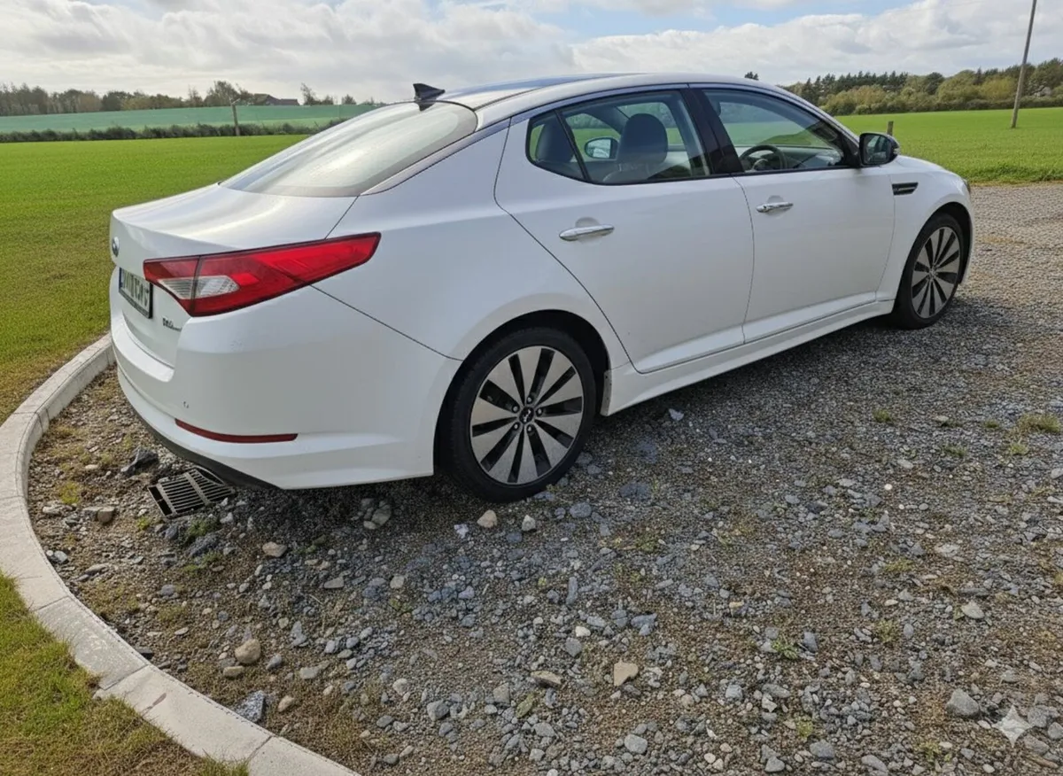 Kia Optima 2013 - Image 2