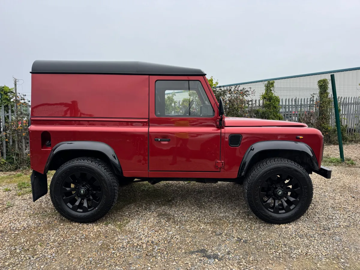 Land Rover Defender 2004 new cvrt test - Image 3