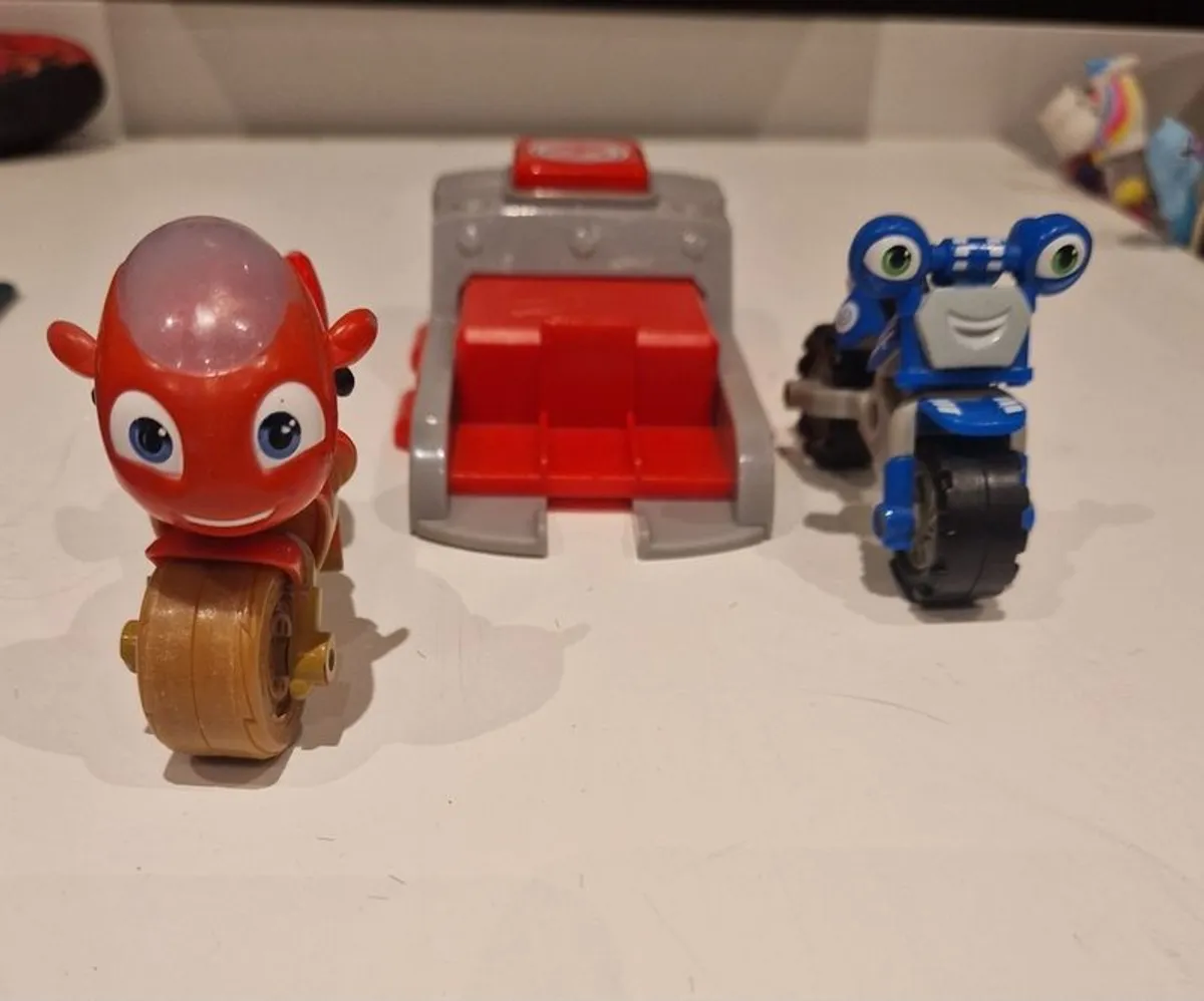 Ricky zoom & loop with launcher - Image 1