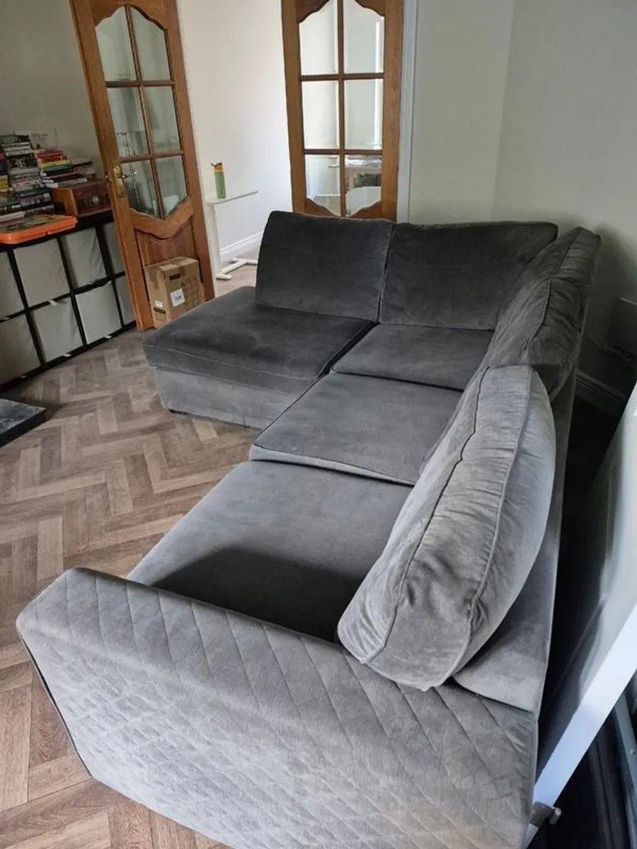 L shaped couch - Image 2