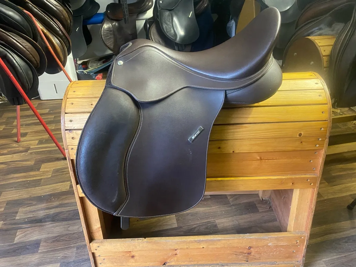 Brown Wintec adjustable saddle - Image 2