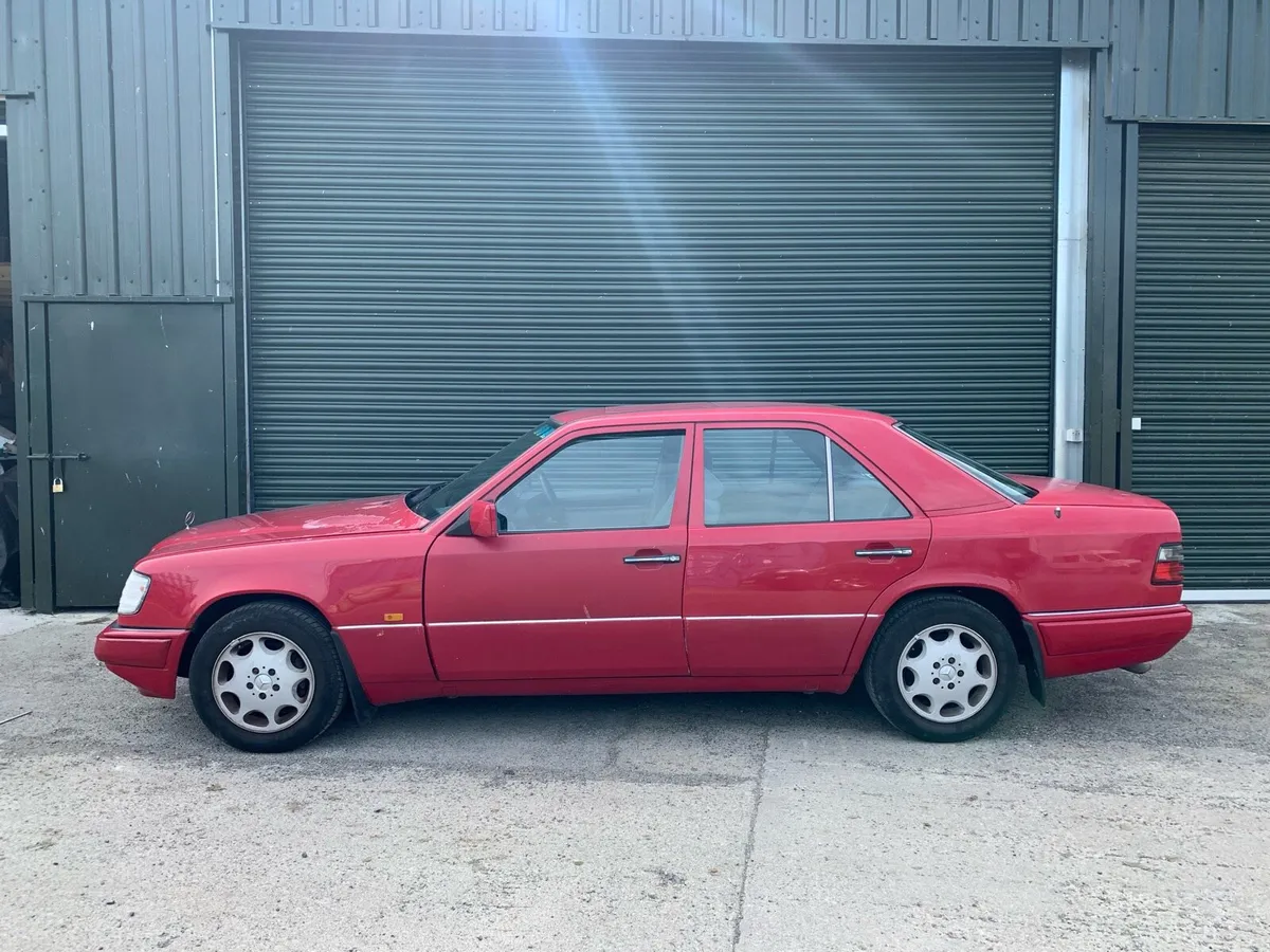 Mercedes W124 - Image 2