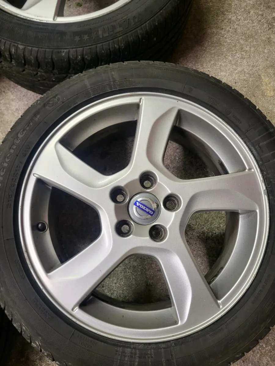 Volvo alloy wheels - Image 2