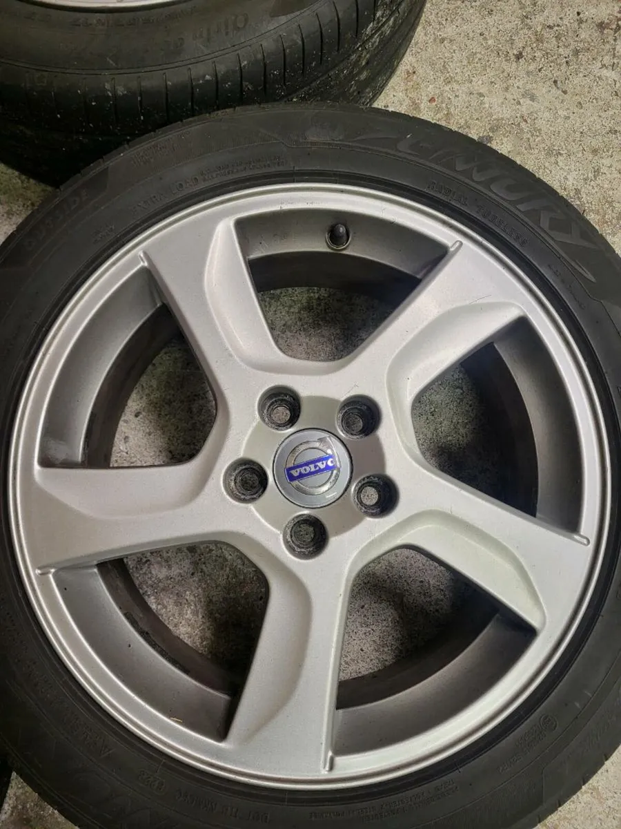 Volvo alloy wheels - Image 4