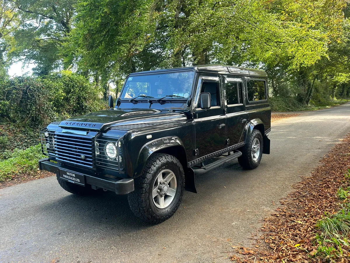 152 LANDROVER DEFENDER 110 7 SEATER XS - Image 2