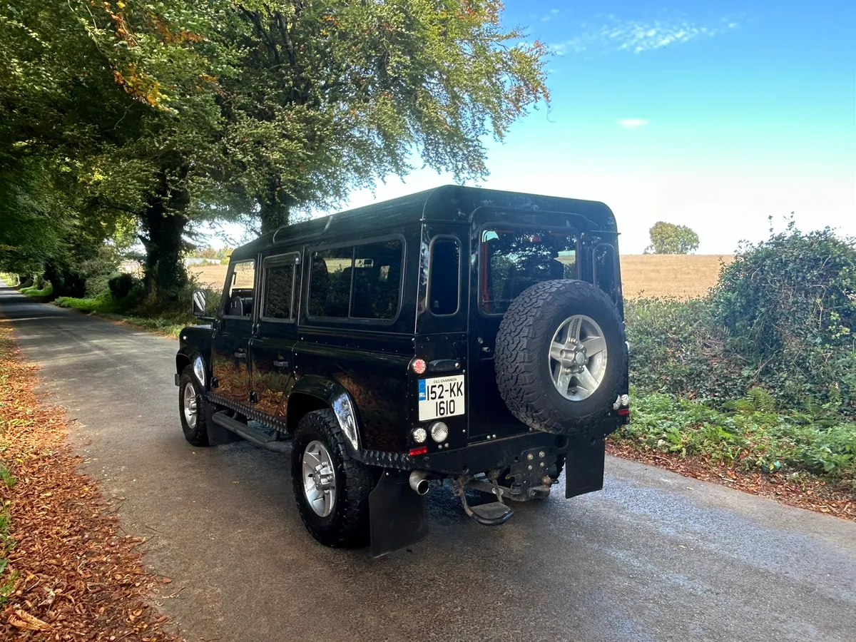 152 LANDROVER DEFENDER 110 7 SEATER XS - Image 4