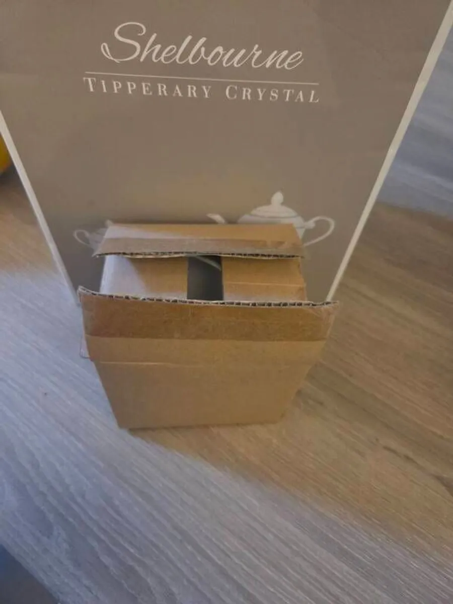 Porcelain Tipperary Crystal Tea Set. - Image 4