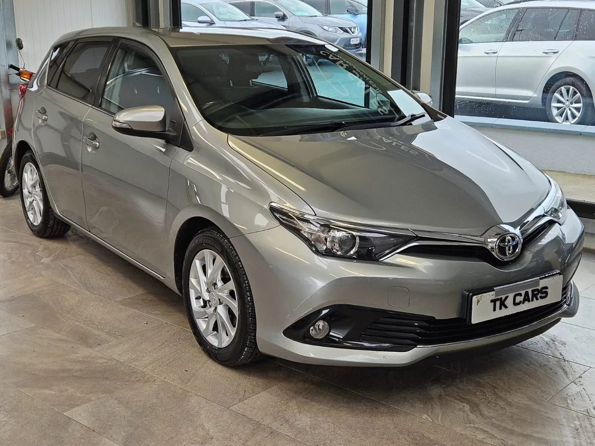 16 TOYOTA AURIS  ICON EDITION - Image 1