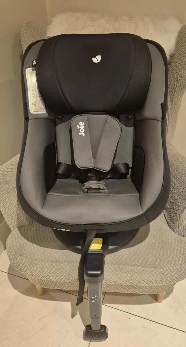 Joie 360 spin car seat - Image 1