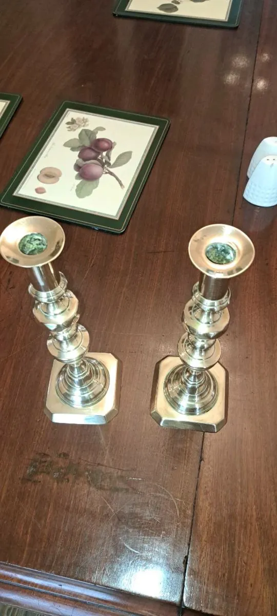 Old brass candle stick holders - Image 3