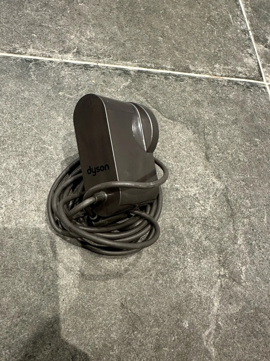 Dyson V8 charger and stand - Image 3