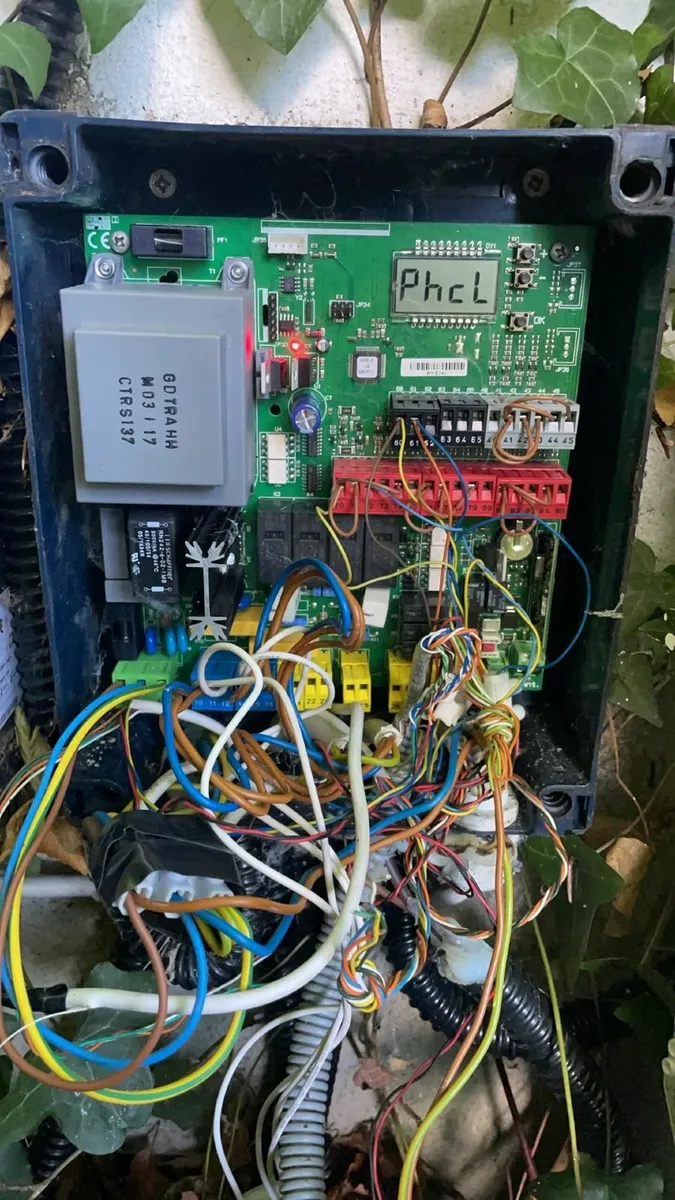 ⚡ Reliable Electrician Services –Safe & Affordable - Image 1