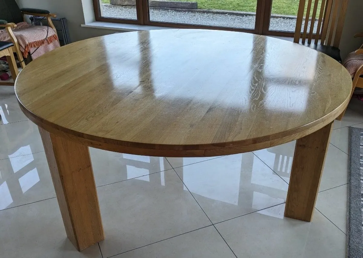 Solid oak table & chairs - Image 1
