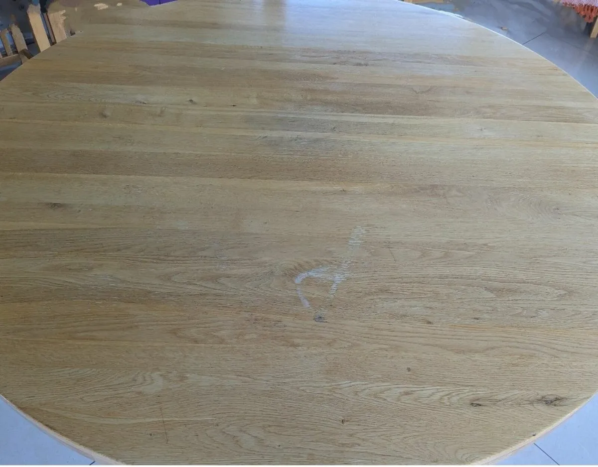 Solid oak table & chairs - Image 2