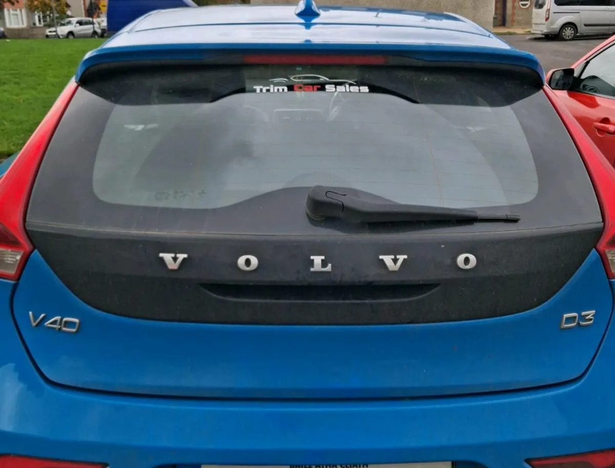 Volvo v40 - Image 1
