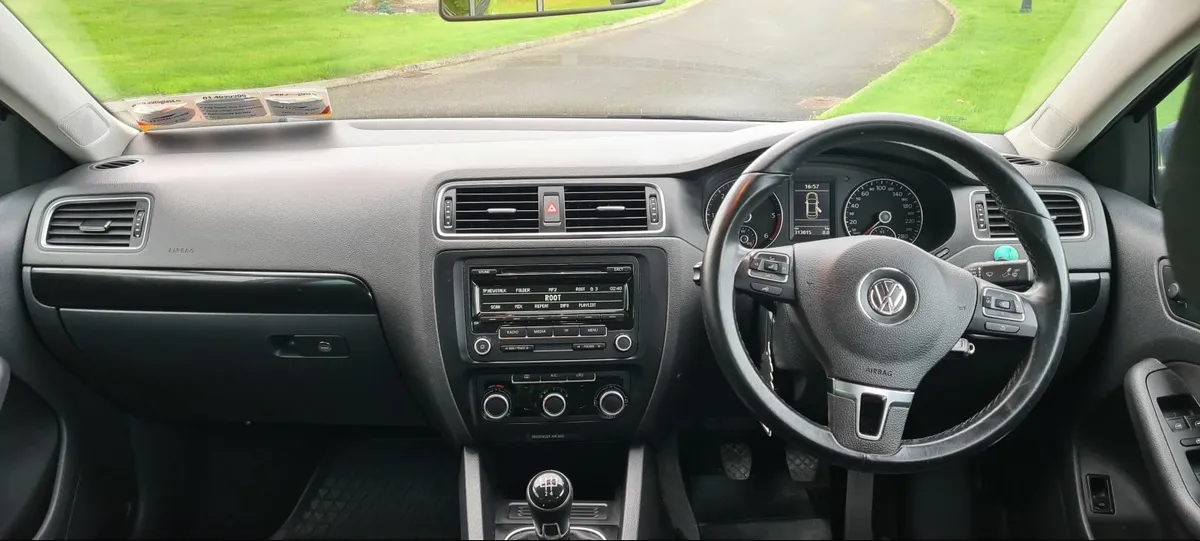 Volkswagen Jetta 2014 - Image 3