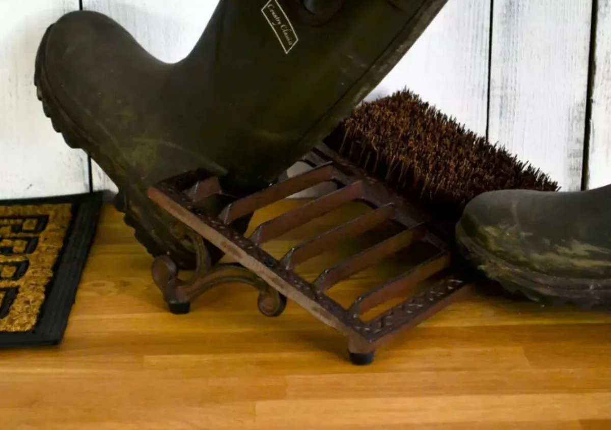 Cast Iron Welly Boot Jack & Cleaner Brush NEW - Image 1