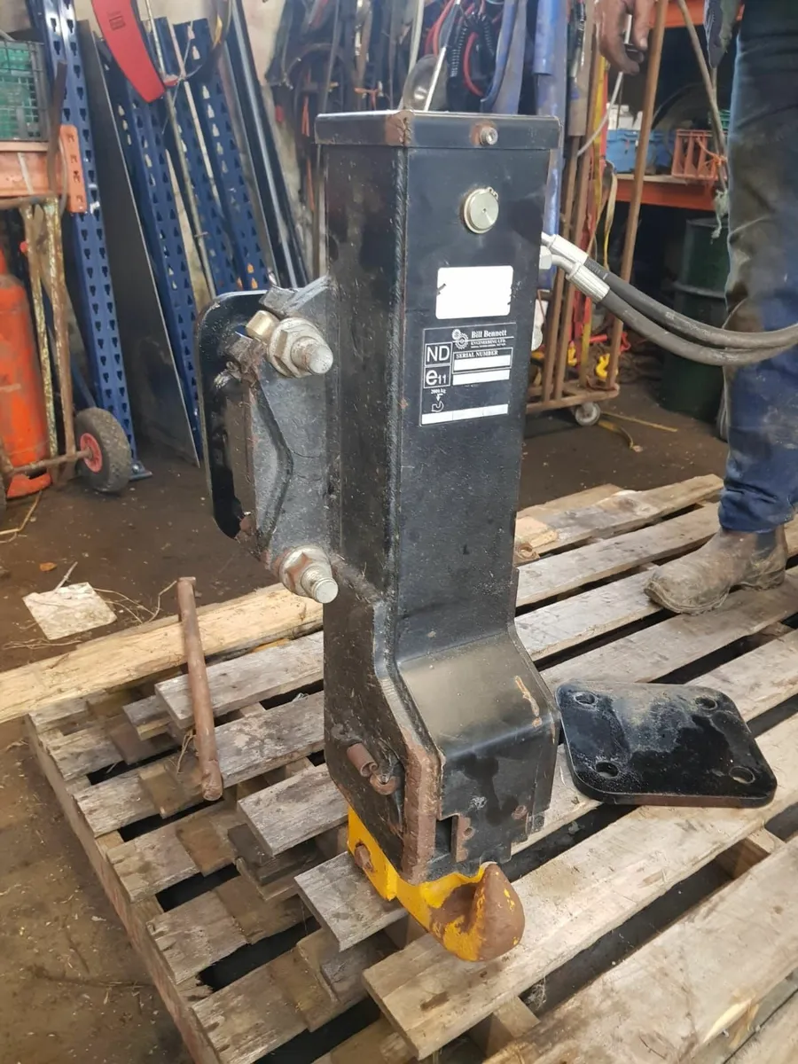JCB pick up hitch - Image 2