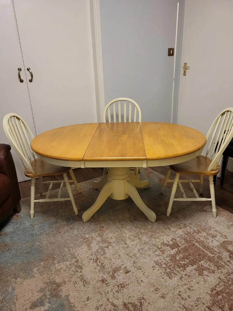 Kitchen table and chairs - Image 4