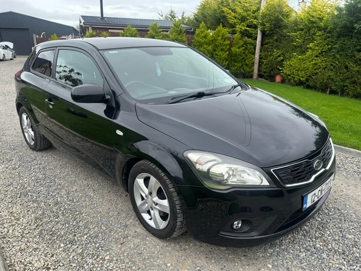 Kia Ceed - Image 1