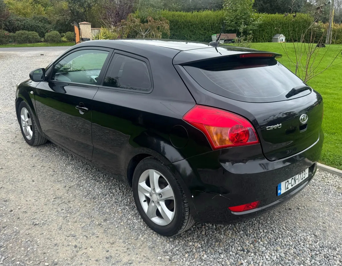 Kia Ceed - Image 4