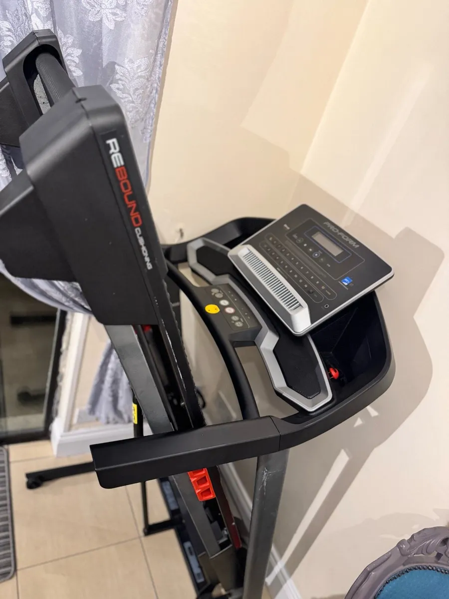 LIKE NEW PROFESSIONAL PRO-FORM TREADMILL - Image 2