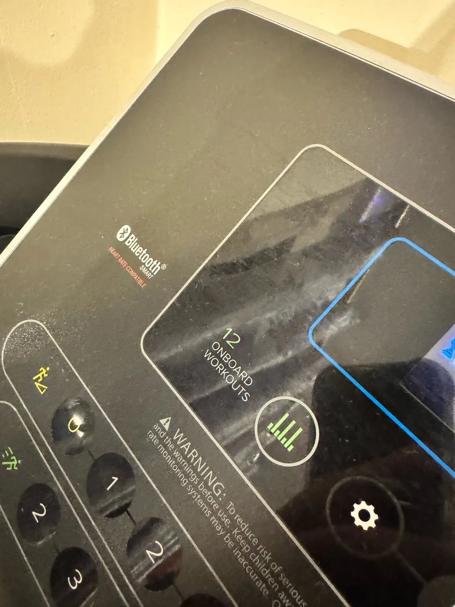 LIKE NEW PROFESSIONAL PRO-FORM TREADMILL - Image 4
