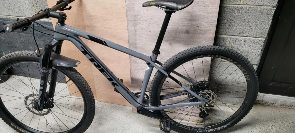 Trek Procaliber 9.7 Full Carbon Mountain Bike - Image 2