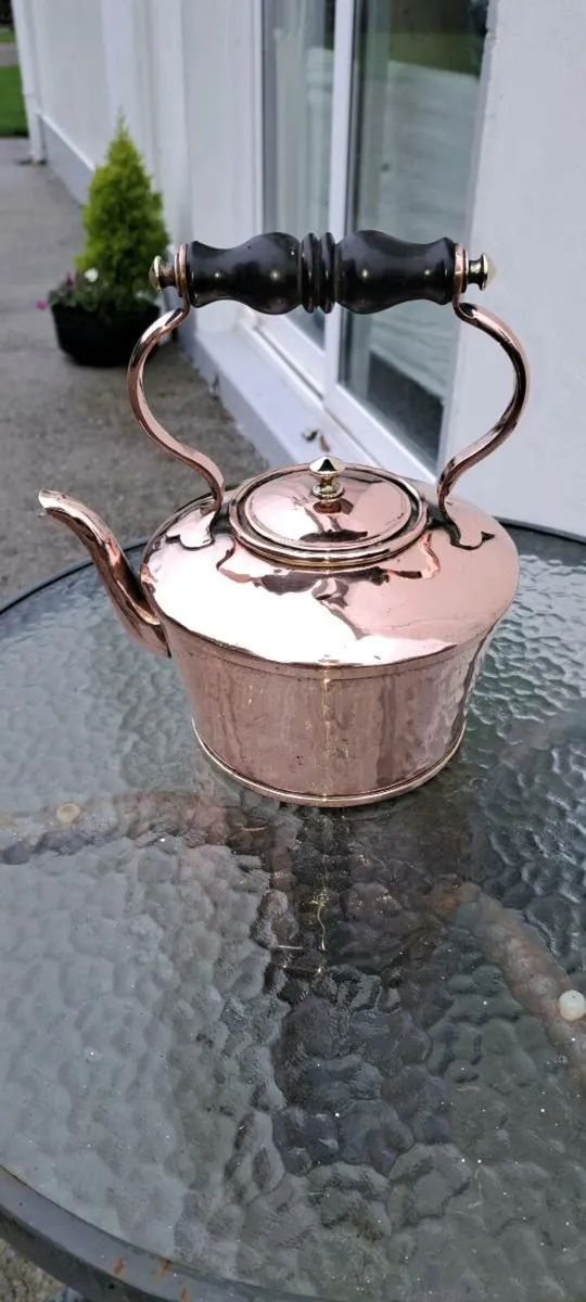 Old copper kettle - Image 1