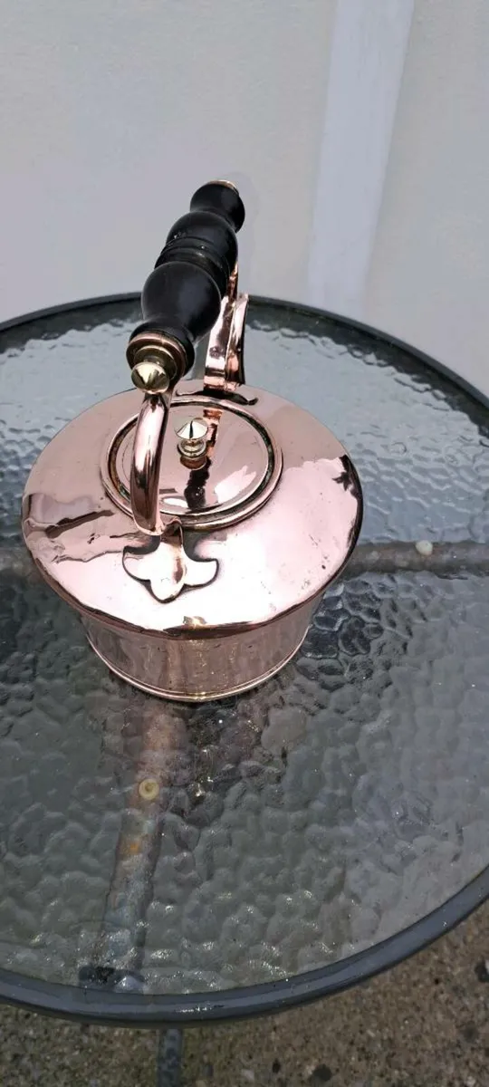 Old copper kettle - Image 3