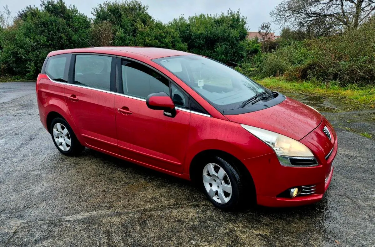 2010 PEUGEOT 5008 - Image 1