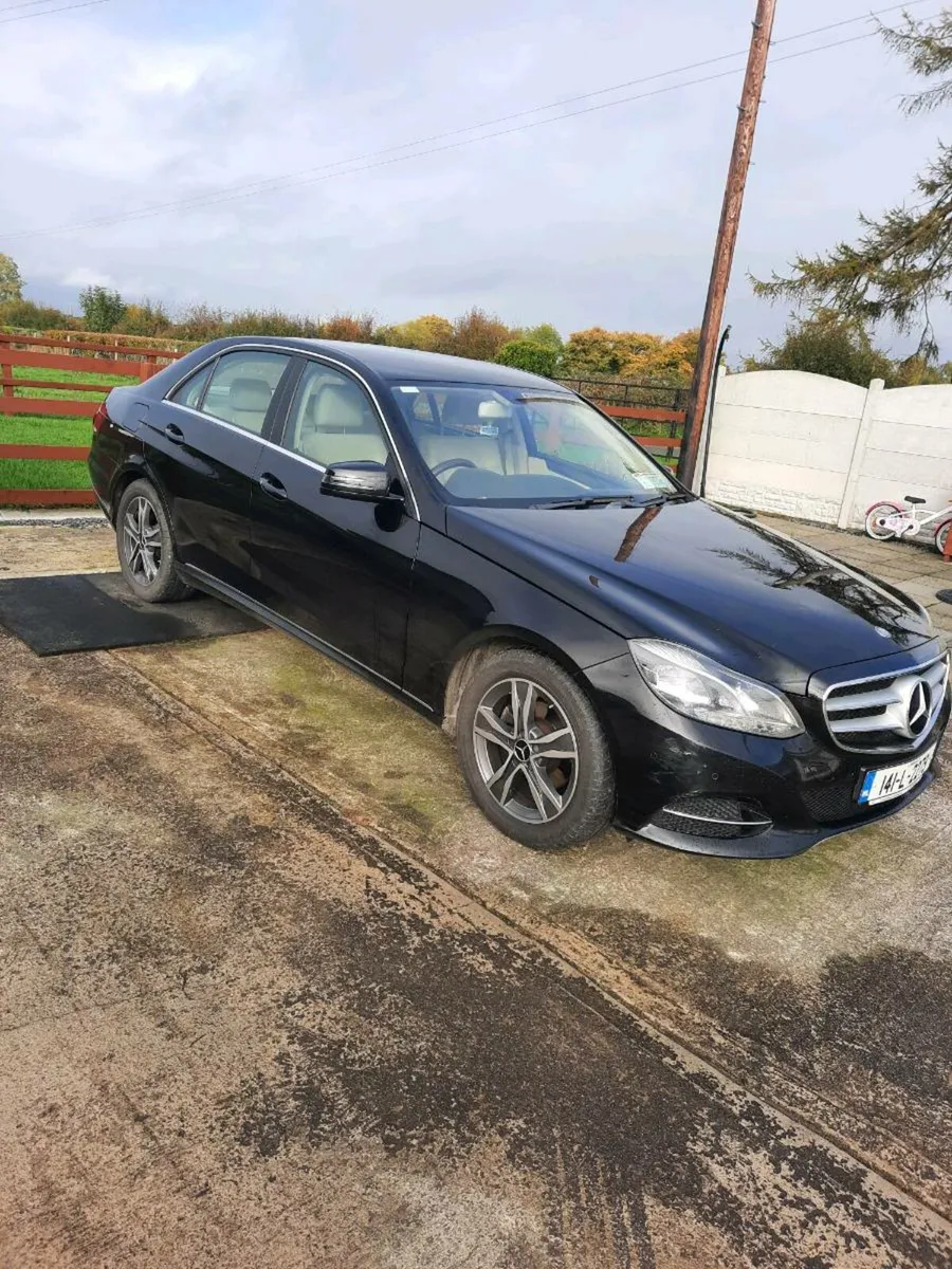 Mercedes Benz E220 - Image 2