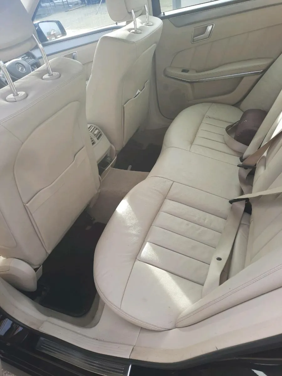 Mercedes Benz E220 - Image 4