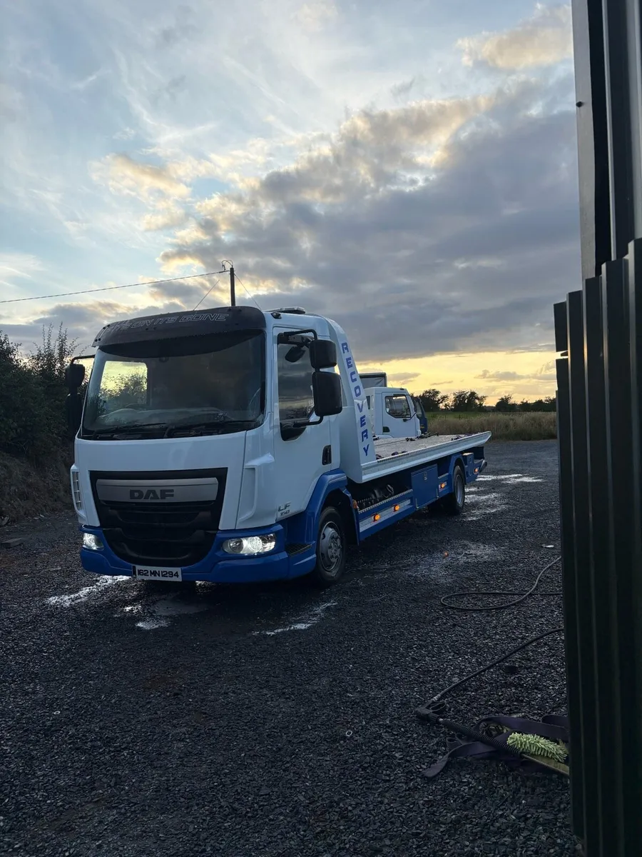 2016 daf lf  recovery truck tilt and slide - Image 1