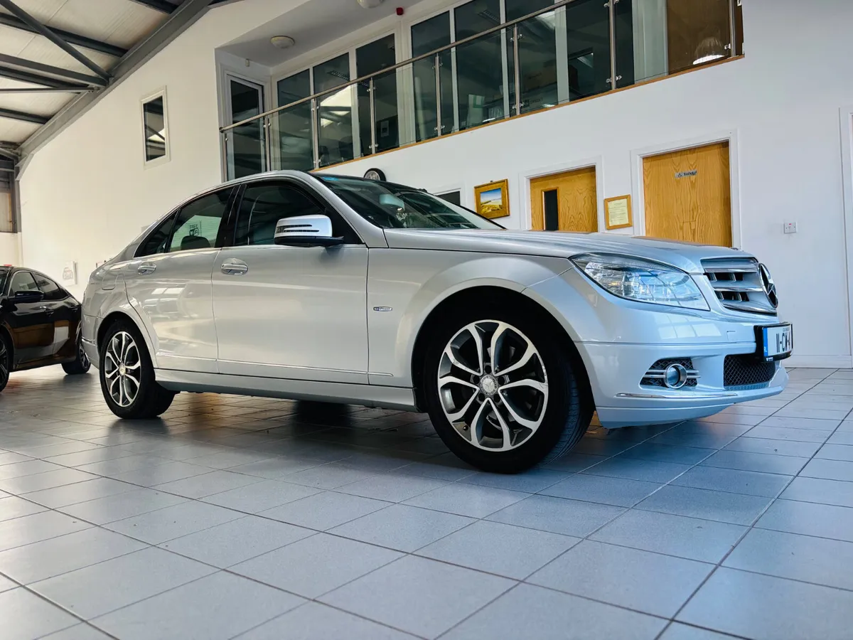 Mercedes-Benz C-Class 2011 - Image 3