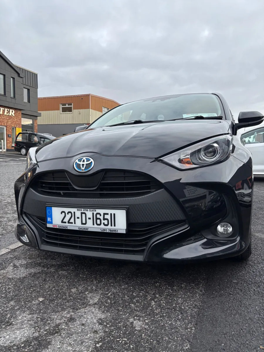 2022 Toyota Yaris 1.5 HYBRID 5Dr LUNA - Image 4