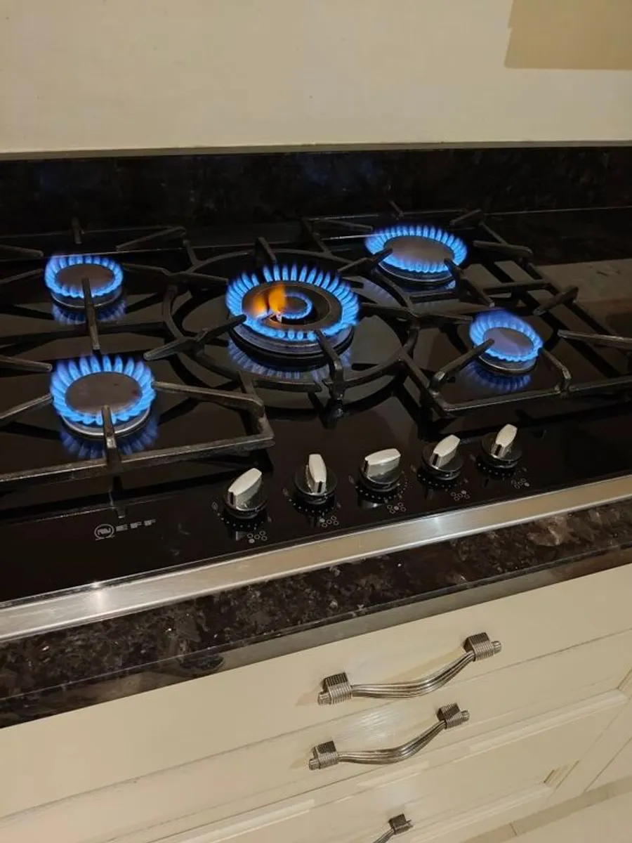 Neff Gas on Glass 5 burner Hob - Image 1