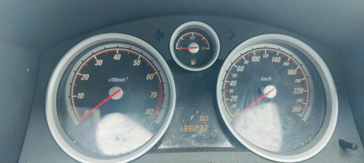 Car - Image 3